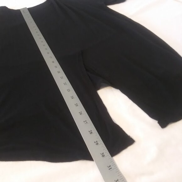 G.H. Bass & CO. women's size M black top - Picture 14 of 16